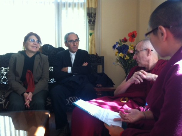 Syusy e Franco in Nepal a colloquio coi monaci